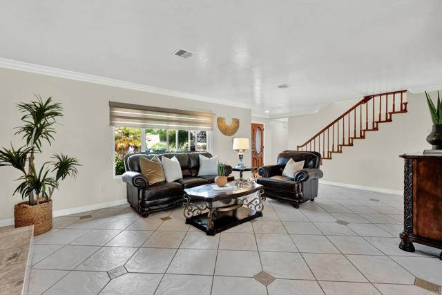 Detail Gallery Image 11 of 47 For 308 Maverick Pl, Bonita,  CA 91902 - 5 Beds | 3/1 Baths