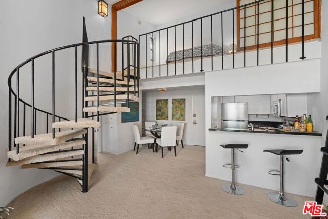 1440 Veteran Avenue, Los Angeles CA: https://media.crmls.org/mediaz/ca725267-c41b-4916-b7fa-bbf838c7cce7.jpg