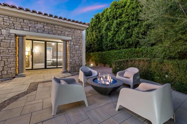 17 Emerald Court, Rancho Mirage CA: https://media.crmls.org/mediaz/ca726b55-c3f1-43ae-9876-be3edad107f1.jpg