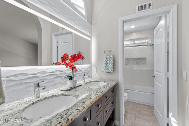 6208 Corte Antigua, Camarillo CA: https://media.crmls.org/mediaz/ca7344e6-8466-451c-aca8-afa1230a6a7e.jpg