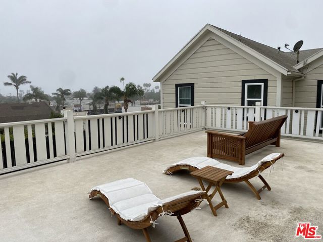 84 N Palm Street, Ventura CA: https://media.crmls.org/mediaz/ca7397e0-bcaf-4ed2-bd69-e4bf4b82f28c.jpg
