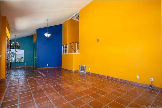 10145 Diamond Head Ct, Spring Valley CA: https://media.crmls.org/mediaz/ca748a70-1e9b-4273-b6e3-c02026246bac.jpg