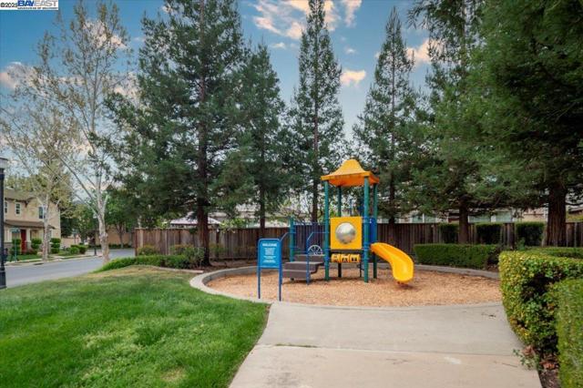 107 Limestone Cmn, Livermore CA: https://media.crmls.org/mediaz/ca752b97-df58-4406-8eb2-310601db3237.jpg