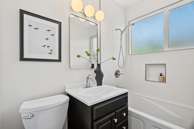 1472 Kingfisher Way, Sunnyvale CA: https://media.crmls.org/mediaz/ca755e24-c4c5-413e-a2f8-eb1a947a03aa.jpg