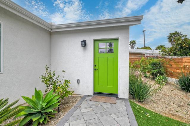 229 Yacon Street, Vista CA: https://media.crmls.org/mediaz/ca757e94-8bd1-4125-b0a0-14c76a6c0942.jpg