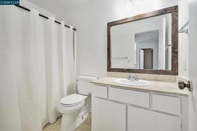 2921 19Th St, San Pablo CA: https://media.crmls.org/mediaz/ca75c7b3-1f10-4d36-8018-6a9e4e6a1d6c.jpg