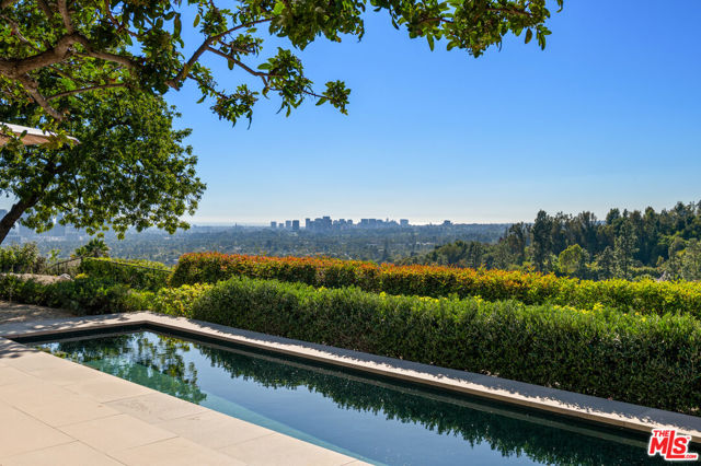 1016 N Hillcrest Road, Beverly Hills CA: https://media.crmls.org/mediaz/ca760218-ab48-439b-89be-82c55c2f7f56.jpg