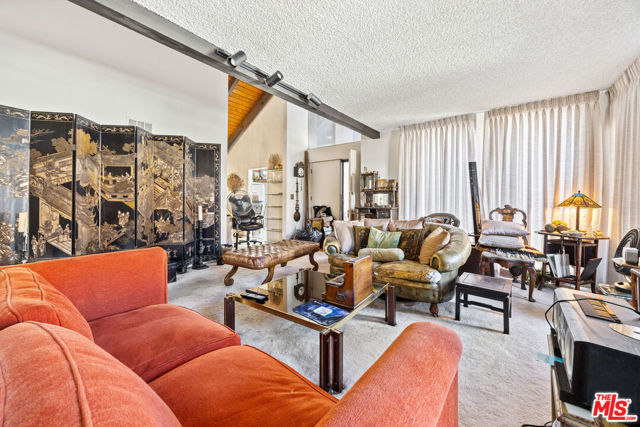 10396 Almayo Avenue, Los Angeles CA: https://media.crmls.org/mediaz/ca764682-fd89-4aab-bc46-7ff123f15b71.jpg