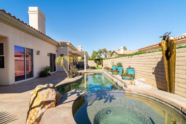 Image 16 of 22 For 49590 Loren Court