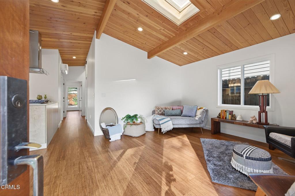 MLS #V1-33475 image #4