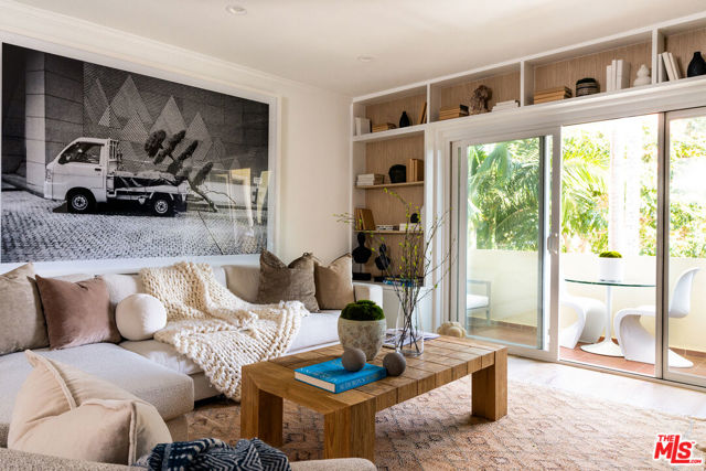 1233 N Laurel Avenue, West Hollywood CA: https://media.crmls.org/mediaz/ca77a28b-2305-4320-bc16-5bba7755daab.jpg