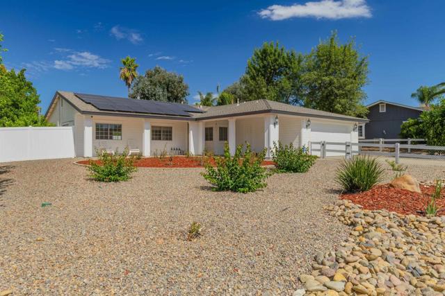 Detail Gallery Image 10 of 37 For 24010 Del Amo Rd, Ramona,  CA 92065 - 3 Beds | 2 Baths