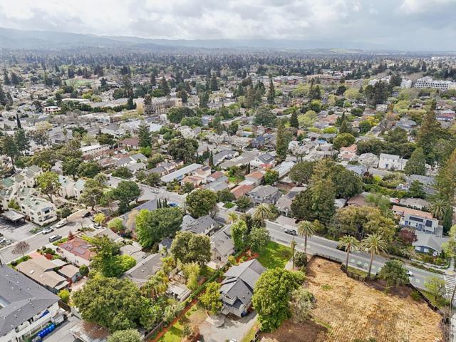 731 Calderon Avenue, Mountain View CA: https://media.crmls.org/mediaz/ca78433e-409a-4e4c-b766-1b18d8b0ef93.jpg