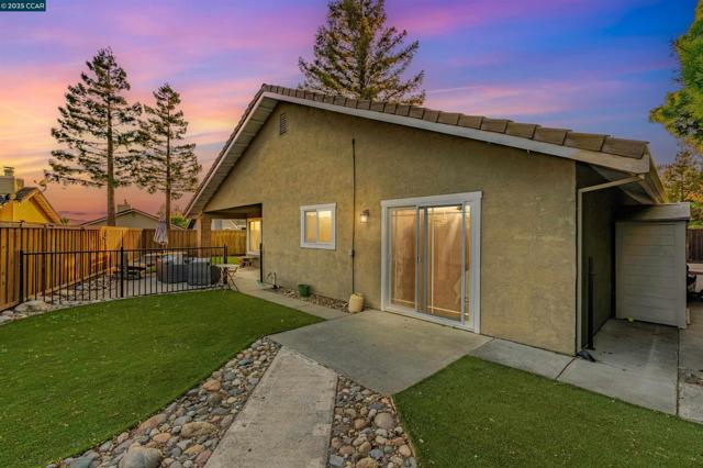 1438 Landahl Ct, Benicia CA: https://media.crmls.org/mediaz/ca786a55-e01e-4501-936d-b7a6aa367660.jpg