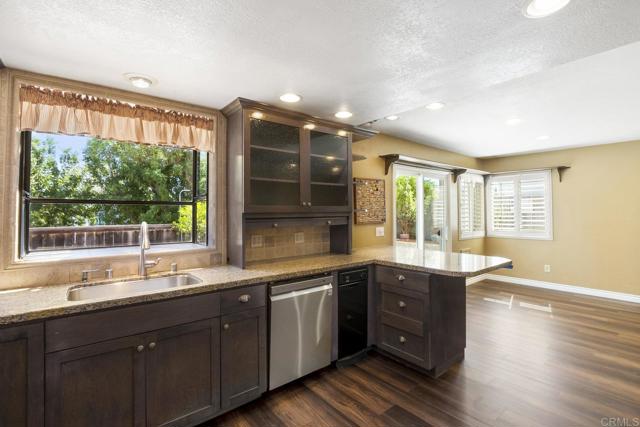 2524 Seattle Drive, El Cajon CA: https://media.crmls.org/mediaz/ca78d4c5-0370-4384-a577-edfe611505b9.jpg