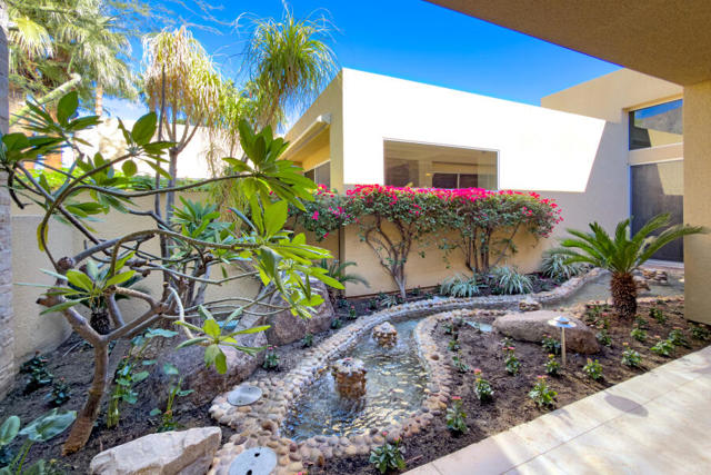 630 N Cahuilla Road, Palm Springs CA: https://media.crmls.org/mediaz/ca79a872-e383-46f8-916e-1cbe63b1d73b.jpg