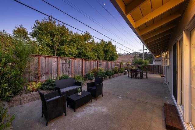 855 Mosswood Lane, Millbrae CA: https://media.crmls.org/mediaz/ca79c0b3-7f88-444b-ac22-44c6c8801540.jpg