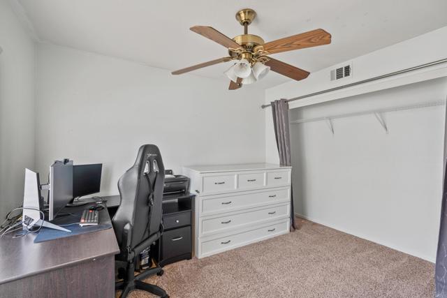 Image 21 of 30 For 5005 Codorniz Way 6