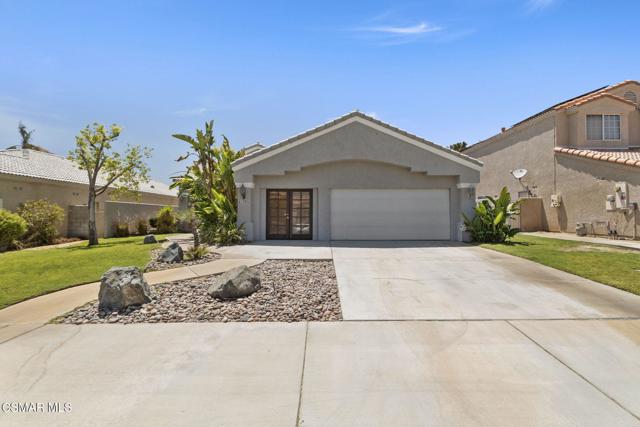 41985 Hemingway Court, Palm Desert CA: https://media.crmls.org/mediaz/ca7aed6f-8fd3-43d8-82c1-a9504f04ab19.jpg