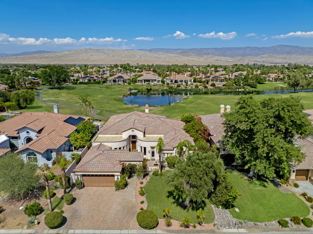 107 Via Bella, Rancho Mirage CA: https://media.crmls.org/mediaz/ca7b3551-d7ab-4200-9166-02b7c9c1df03.jpg