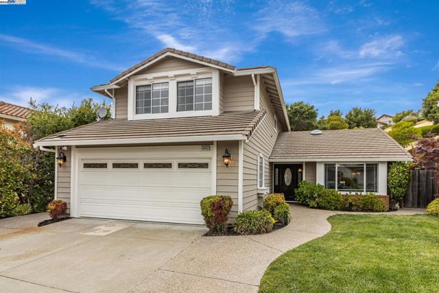 19052 Mount Lassen Drive, Castro Valley CA: https://media.crmls.org/mediaz/ca7b490e-25a0-4035-930a-fbaa6ae9ef94.jpg
