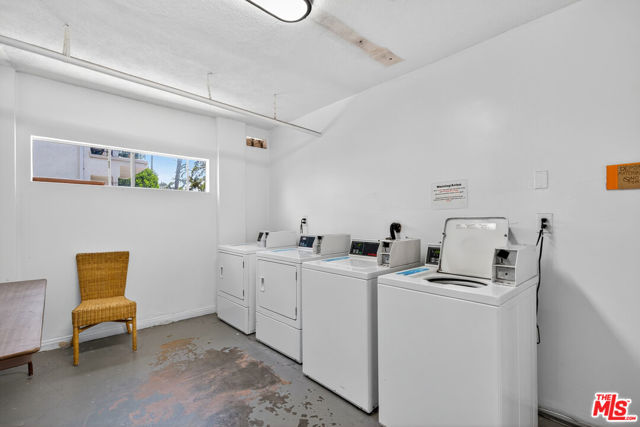 1101 Lincoln Boulevard, Santa Monica CA: https://media.crmls.org/mediaz/ca7b923d-b5a1-47cc-af76-dfc19cdc9f02.jpg