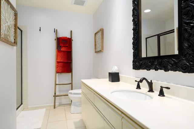 Image 32 of 48 For 54492 Shoal Creek
