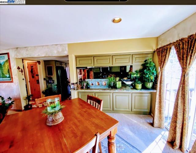 31733 Lake Meadow Rd, Acton CA: https://media.crmls.org/mediaz/ca7d3bae-52f0-49e6-a64a-2fe58a556e71.jpg