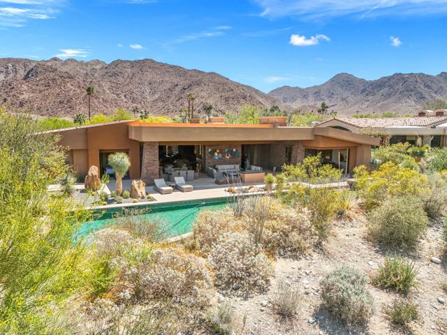 50741 Desert Arroyo Trail, Indian Wells CA: https://media.crmls.org/mediaz/ca7edb8a-bc5a-424c-8b4b-a279db8597d5.jpg