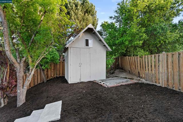 2916 Sombrero Circle, San Ramon CA: https://media.crmls.org/mediaz/ca7ef302-b179-4812-b9c1-da04f25cdf2c.jpg