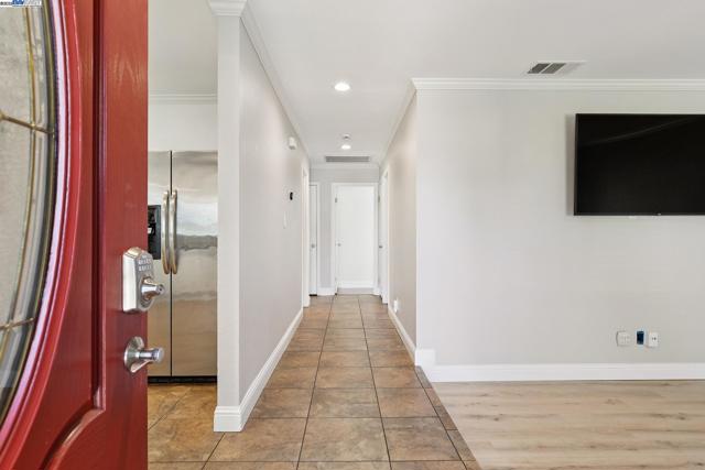310 S Central Ave, Tracy CA: https://media.crmls.org/mediaz/ca7efc8f-7710-4112-80c5-2e84dd469dc0.jpg