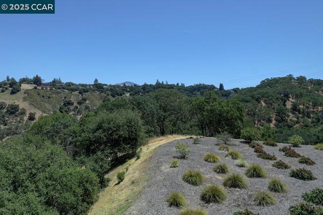 2916 Saklan Indian Dr, Walnut Creek CA: https://media.crmls.org/mediaz/ca7fa3c3-ec00-4b1b-91cd-9075fec20b28.jpg