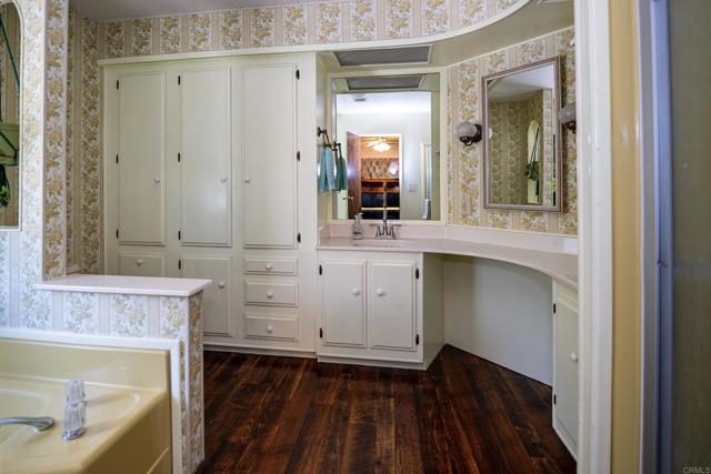 Detail Gallery Image 8 of 17 For 1490 S Orange #123,  El Cajon,  CA 92020 - 2 Beds | 2 Baths