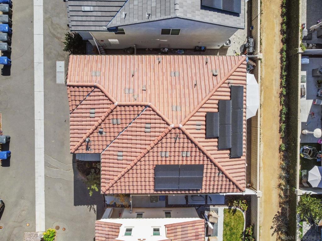 https://media.crmls.org/mediaz/ca81cdcb-5e40-4697-9cca-0424c8745b98.jpg?preset=X-Large