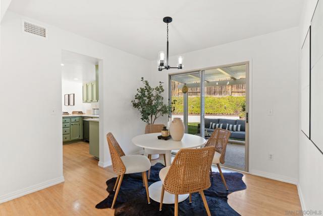 10598 Rancho Carmel Dr, San Diego CA: https://media.crmls.org/mediaz/ca8240c0-517e-43c6-9ed6-9ce4bec96ed1.jpg