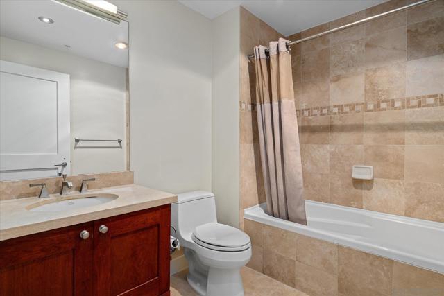 700 W E St, San Diego CA: https://media.crmls.org/mediaz/ca828a22-23ac-425e-91c7-c6d84e1d17a6.jpg