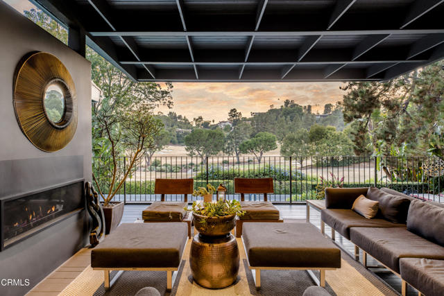 1240 Chateau Road, Pasadena CA: https://media.crmls.org/mediaz/ca82d423-5dfb-4d22-86dd-88f9d8de2b2b.jpg