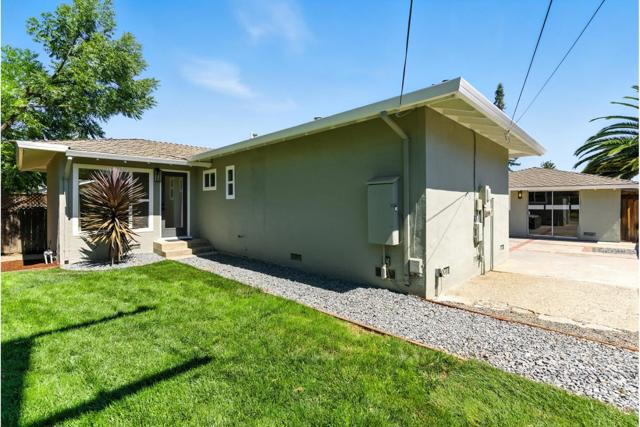 2020 Helena Way, Redwood City CA: https://media.crmls.org/mediaz/ca830b57-d15d-4c62-91cd-4e19cb3907dc.jpg