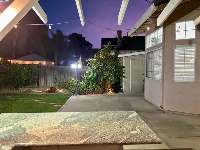 85 Phillips Ct, Tracy CA: https://media.crmls.org/mediaz/ca837d2b-7590-4d32-940f-8e1e07a74850.jpg