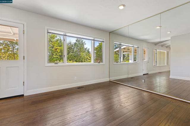33 Sullivan Dr, Moraga CA: https://media.crmls.org/mediaz/ca8448aa-859e-4f3a-bf86-47eac21089ce.jpg