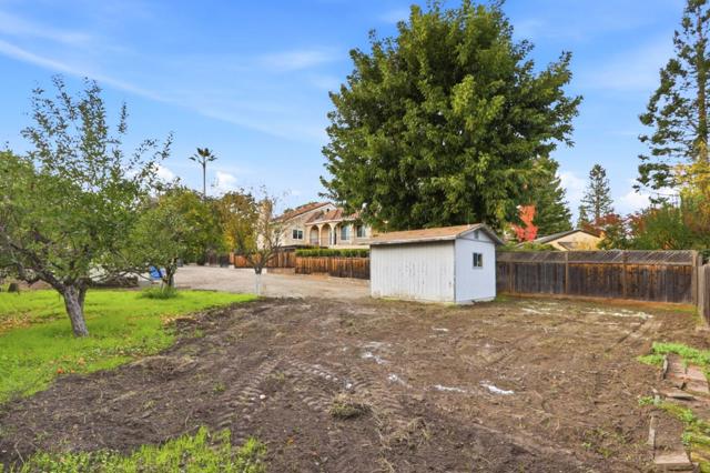 10614 Merriman Road, Cupertino CA: https://media.crmls.org/mediaz/ca848067-058f-4234-a7d5-7e39bd2b7920.jpg