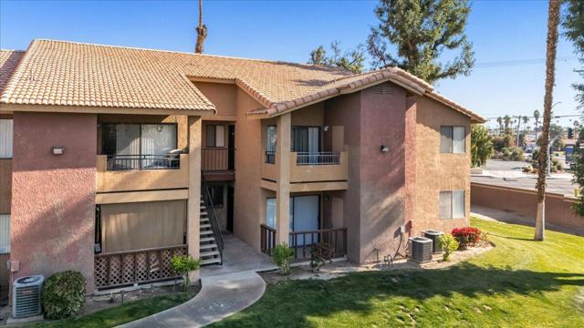Image 23 of 26 For 78650 Avenue 42  719