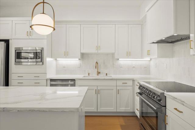 224 Carroll Street, Sunnyvale CA: https://media.crmls.org/mediaz/ca850a2e-407a-46c8-82d9-08d90009fc2a.jpg