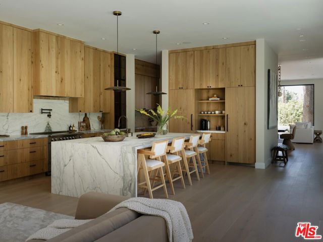 23346 Collins Street, Woodland Hills CA: https://media.crmls.org/mediaz/ca852960-9fd5-49b2-b092-fd60f65ce3b8.jpg
