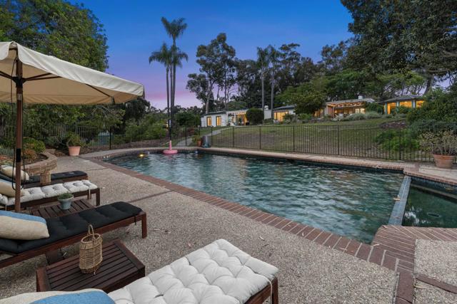 Detail Gallery Image 38 of 43 For 15306 Las Planideras, Rancho Santa Fe,  CA 92067 - 6 Beds | 3/1 Baths