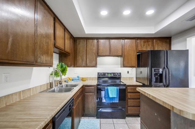 Detail Gallery Image 18 of 39 For 2230 Arborviate Ln, Spring Valley,  CA 91977 - 3 Beds | 2 Baths
