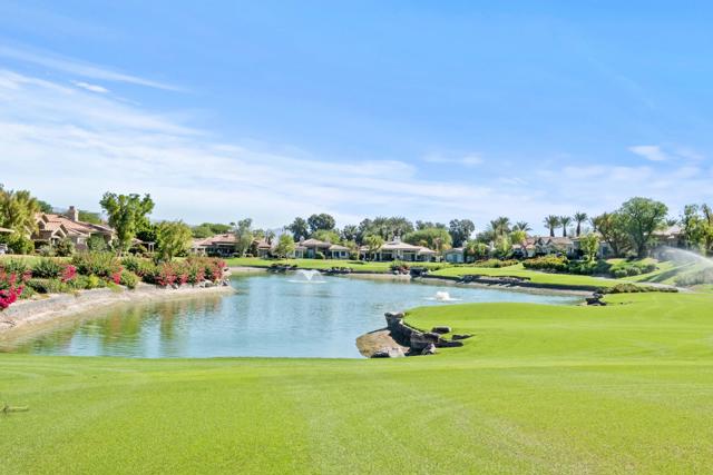 781 Box Canyon Trail, Palm Desert CA: https://media.crmls.org/mediaz/ca8605b9-8a5a-47e2-87b4-202baf0dc5ed.jpg