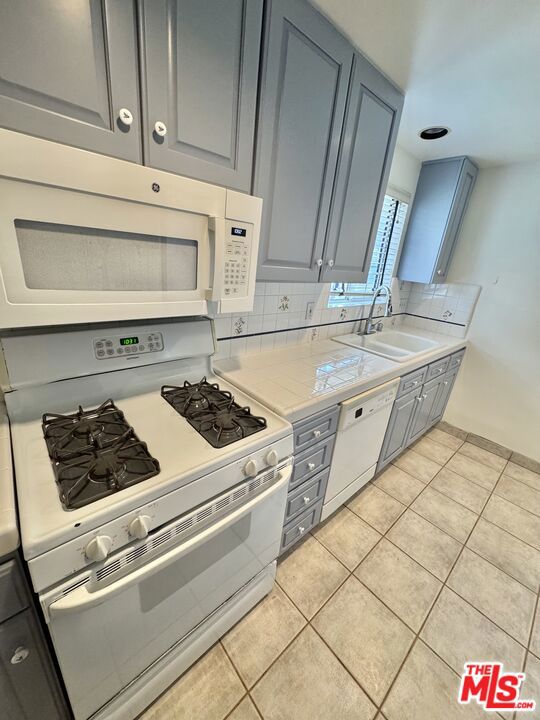 2437 Granville Avenue, Los Angeles CA: https://media.crmls.org/mediaz/ca861ca6-0ac0-4cb1-b5f6-b699b5a242fd.jpg
