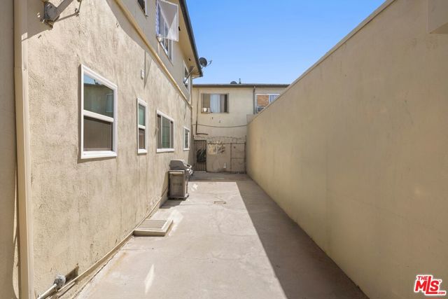 4646 Coliseum Street photo 5