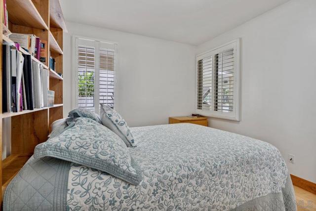 5420 La jolla Blvd., La Jolla CA: https://media.crmls.org/mediaz/ca875443-7fe1-487e-bce5-152a9d790765.jpg
